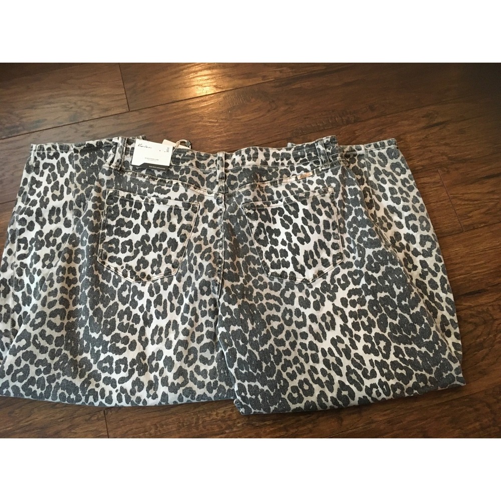 KanCan High Rise Barrel Horseshoe Jeans Leopard Print size 13/30 NWT - Picture 6 of 7